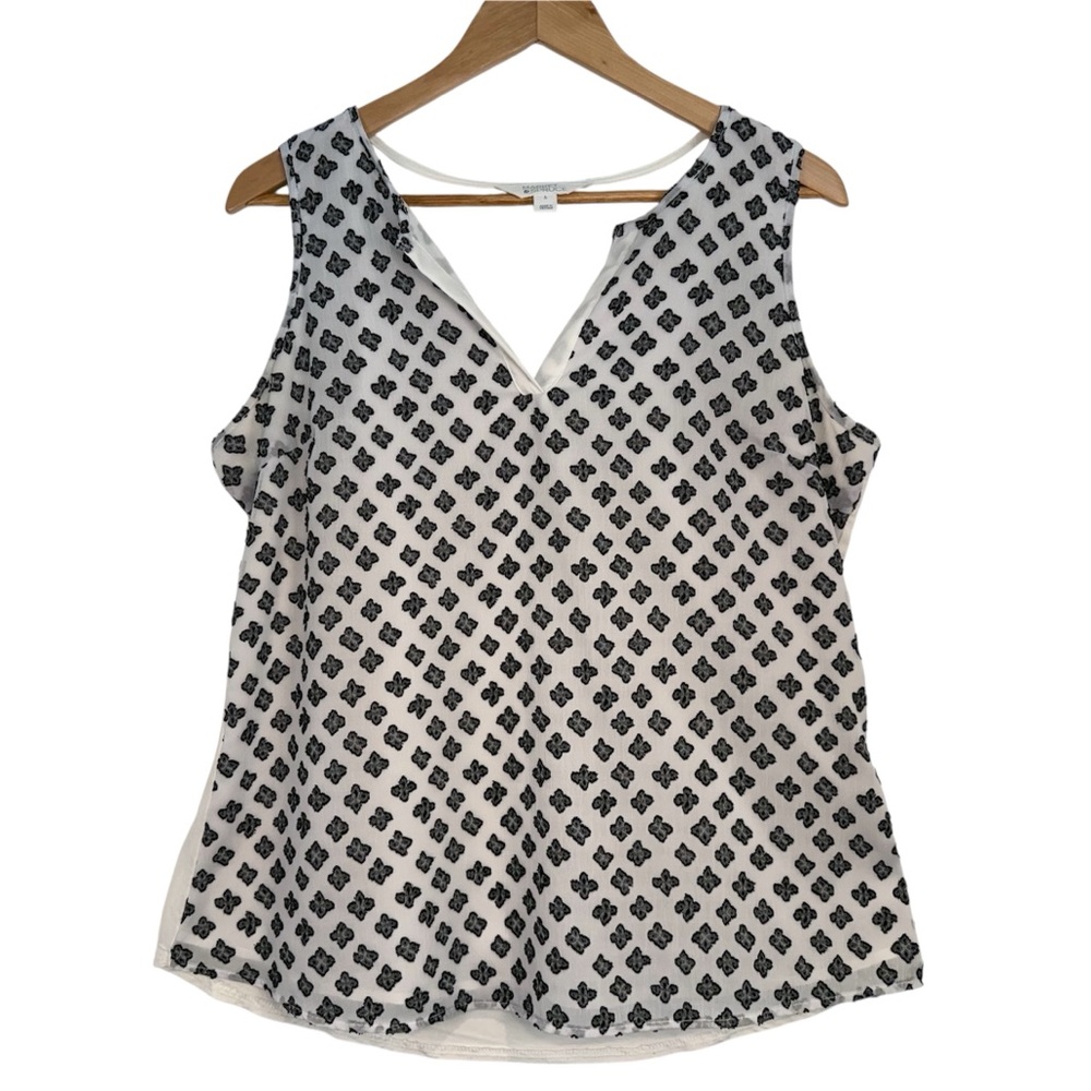 Market & Spruce White Sleeveless V-Neck Tank Large Black and White Mixed Media